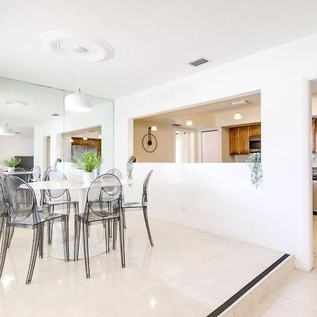 Modern Spacious 5-Bedroom Home With Pool Hollywood Bagian luar foto